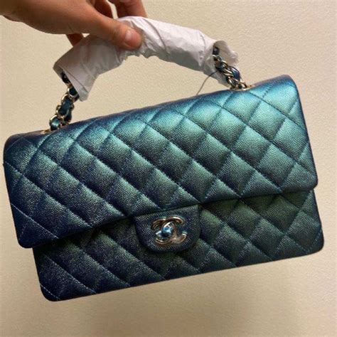 chanel 22p iridescent green|Chanel 22P Iridescent Green Medium Classic Flap .